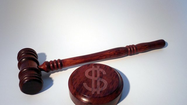 Суд зобов’язав адміністрацію Трампа зберегти повідомлення в Signal